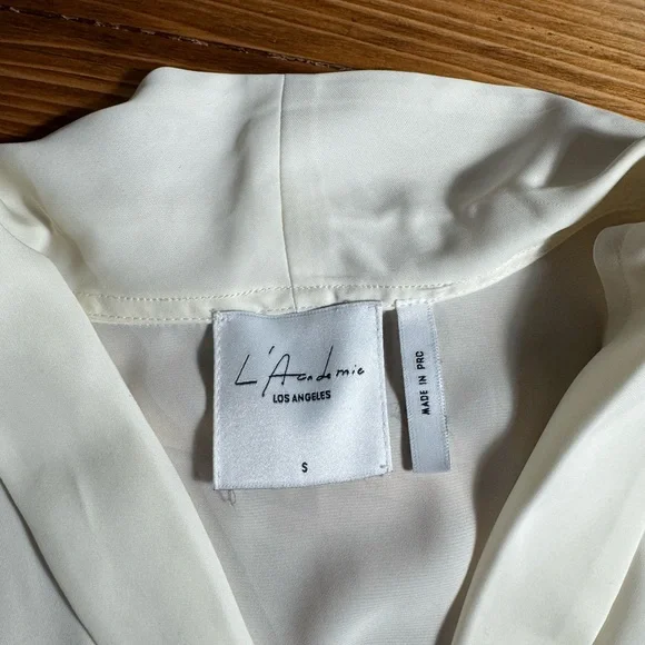L’Academie‎ Safari Crop button down blouse ivory size small - Picture 9 of 10